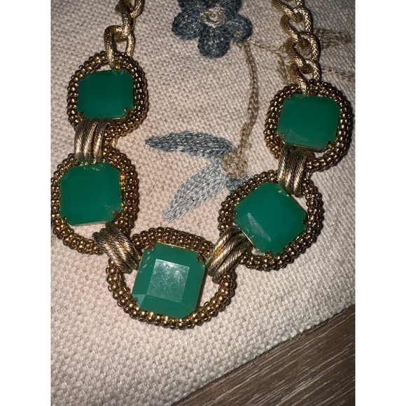 Gold Chain Necklace Green Square Stone Statement Jewelry Fashion Accessory - Picture 2 of 4